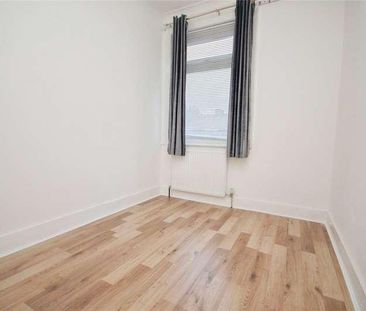 Carlton Road, Gidea Park, Essex, RM2 - Photo 6