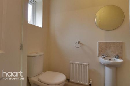 2 bedroom semi-detached house to rent - Photo 5