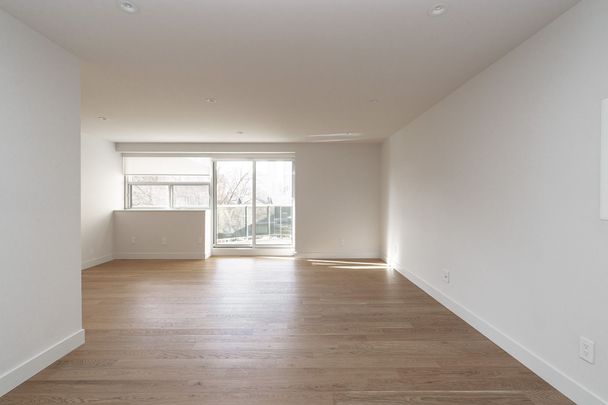 365 Eglinton Avenue East - Photo 1