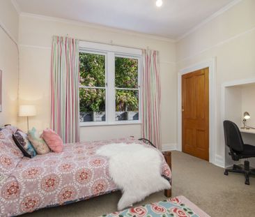 Space, Sunshine and Style in Roslyn - Photo 6