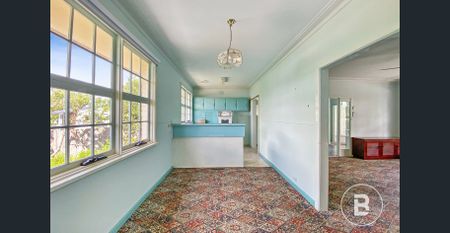 SPACIOUS FAMILY HOME WITH MULTIPLE LIVING AREAS - Photo 3