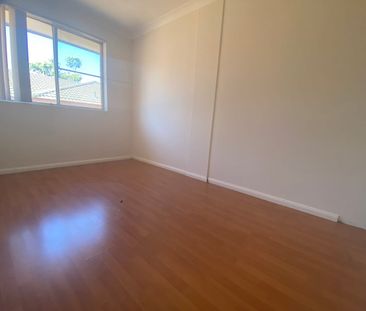 Convenient Location - Photo 4