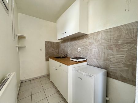 Location Appartement 1 pièce 23m² - Photo 2