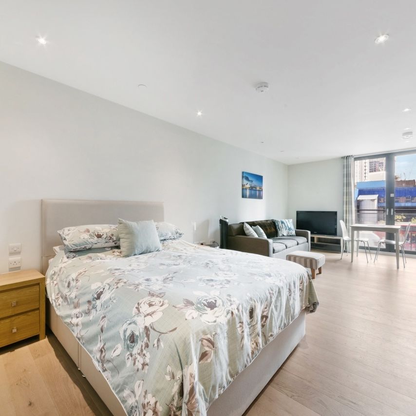 Studio Flat, St. Gabriel Walk, SE1 - Photo 1