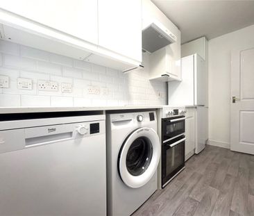 2 bed Flat for rent - Photo 3