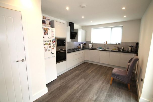 3 bedroom property to rent - Photo 1