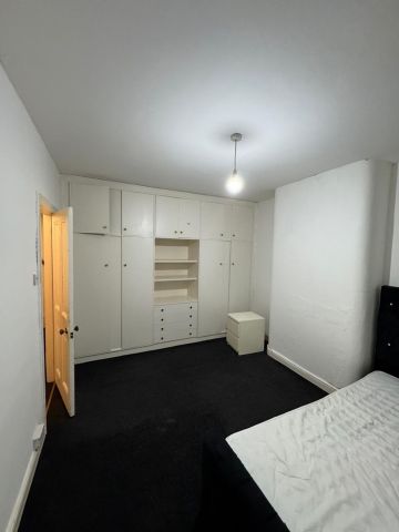 2 Bed Terraced House, Runswick Avenue, LS11 - Photo 3