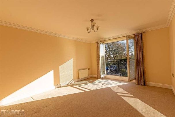 Wimborne Road East, Ferndown, BH22 - Photo 1