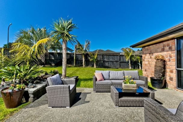 Modern Family Living in a Prime Location - Photo 1