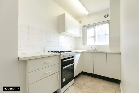 MGM MARTIN - TWO BEDROOM APARTMENT - Photo 5