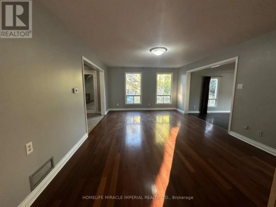 4 BELLINI AVENUE - Photo 1