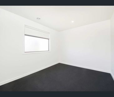 1/9 Hampton Road, Essendon West, Vic 3040 - Photo 6