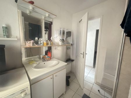 Location Appartement 1 pièce 34m² CAMPS LA SOURCE 83170 - Photo 5