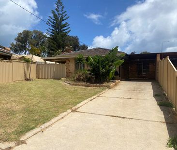 Great Unit, Private Yard! - Photo 4