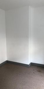 1 Bed Flat, Marlborough Grove, CH43 - Photo 4