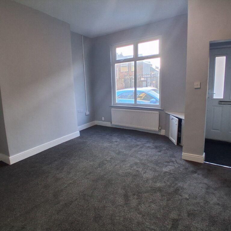 2 bedroom house to rent - Photo 1