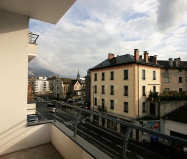 Location Appartement 3 pièces 68m² ANNECY 74000 - Photo 2