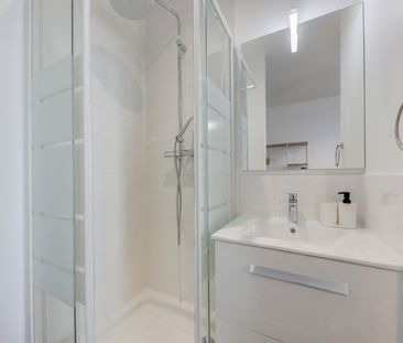 VENISE D Roommate 3 Bedrooms at Villeurbanne - Photo 3