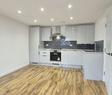 Semi-detached house to rent on - Photo 3