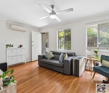 Gorgeous two bedroom villa in sought after location - Photo 2