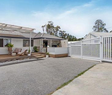 Charming Varsity Lakes Home - Photo 4