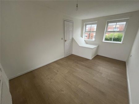3 bedroom end of terrace house to rent - Photo 2