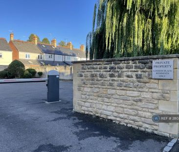 2 bedroom penthouse to rent - Photo 1