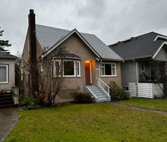 Entire house Point Grey 3 Bed 2 bath - Photo 2