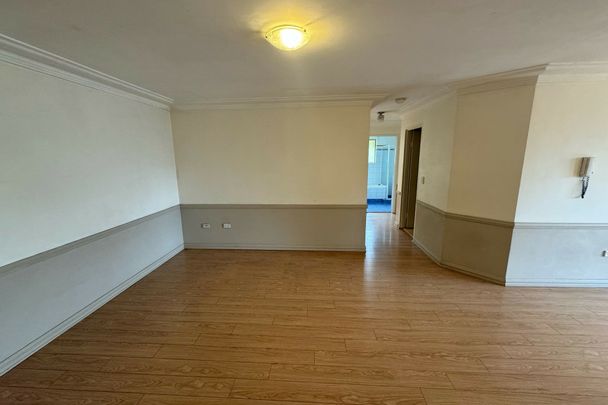 Availabe 13 March - Photo 1