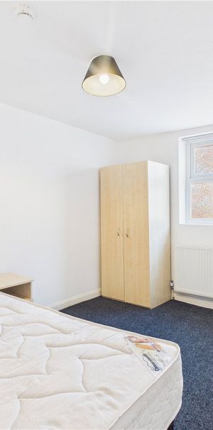 Room 3 - Photo 1
