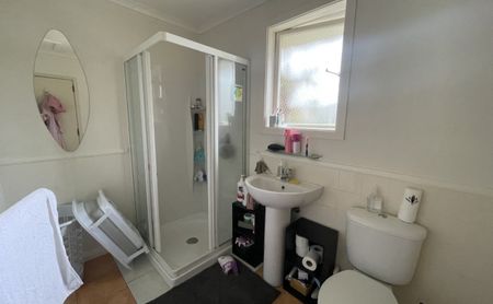 Comfortable Living in the Heart of Burnside - Photo 3