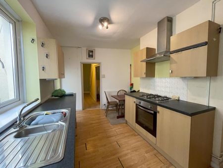 3 bedroom townhouse to rent - Photo 3