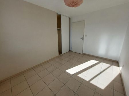 location Appartement T2 DE 43m² À POUSSAN - Photo 2