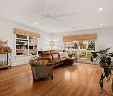 RENOVATED THREE-BEDROOM HOME CLOSE TO BEACH & CAFES - Photo 1
