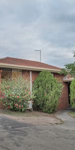 SINGLE STOREY CLOSE TO TEMPLESTOWE VILLAGE! - Photo 4