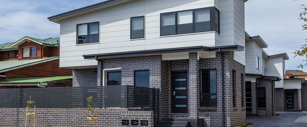 2/67 Parkes Street - Photo 1