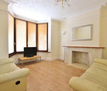 4 bedroom terraced house to rent - Photo 1