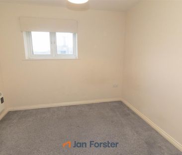 2 Bedroom Apartment - Photo 3