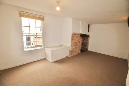 2 bedroom maisonette to rent - Photo 2