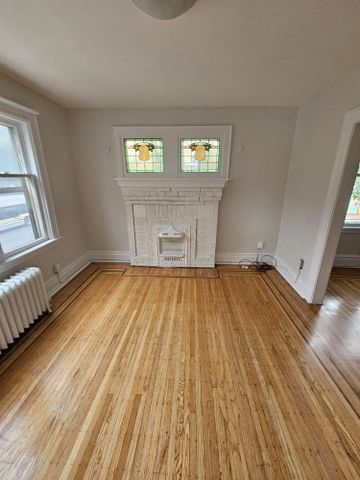 For Lease - 983 Main Street Unit# 3, Hamilton, Ontario - Photo 2