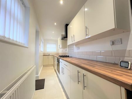 2 bedroom terraced house to rent - Photo 5