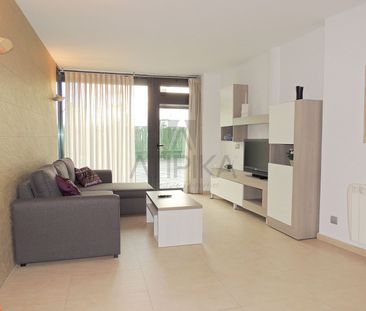 Impecable piso con terraza y piscina comunitaria en Can Bou, Castel... - Photo 4