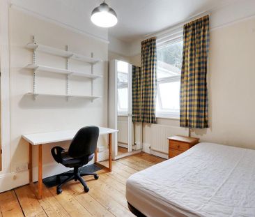 6 bedroom terraced house to rent - Photo 3
