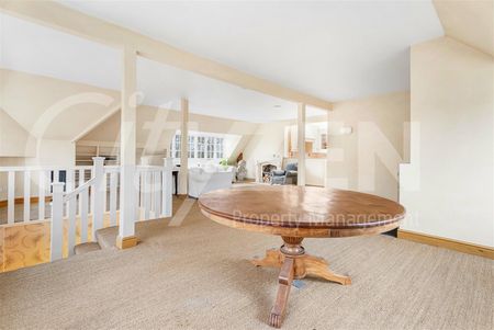 Wadham Gardens, London - Photo 2