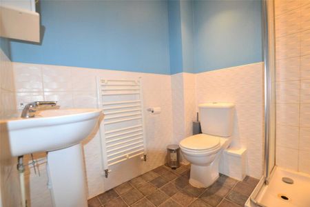 4 bedroom terraced house to rent - Photo 5