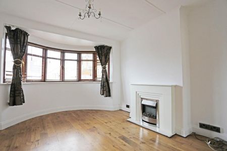 3 bedroom semi-detached house to rent - Photo 3