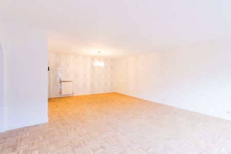 Ruim 1 slaapkamer-appartement met terras en garagebox! - Photo 3