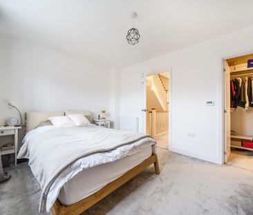 4 bedroom semi-detached house to rent - Photo 6