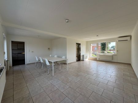 Zeer ruime huurwoning met o.a. 3 slpks en garage - Foto 3