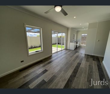 2/35 Evans Street, Cessnock, NSW 2325 - Photo 3
